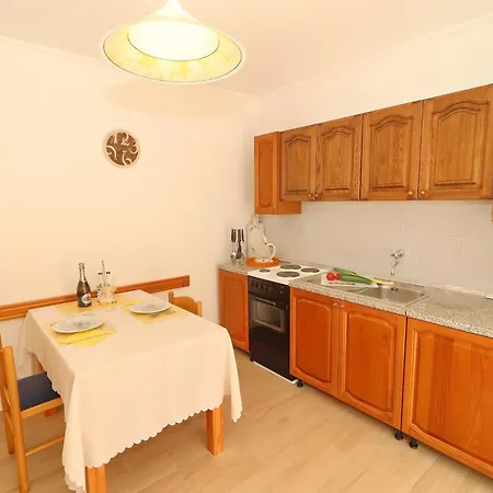 Apartment Marijana - One Bedroom With Terrace And Garden View Marijana 3 Prizba